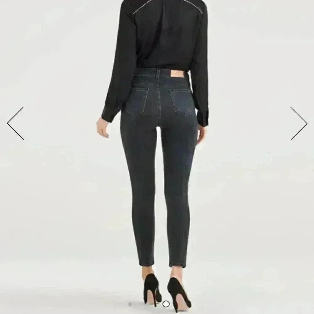 7 For All Mankind Black Luxe Vintage Aubrey Snake Print Skinny Jeans Size 29 - Picture 2 of 13